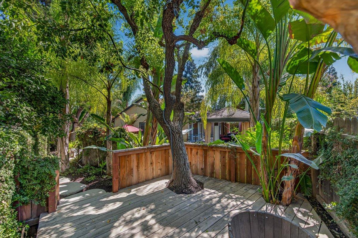 6495 N Vagedes Ave, Fresno, CA 93711