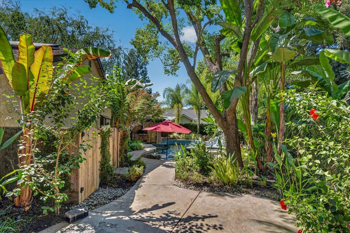 6495 N Vagedes Ave, Fresno, CA 93711