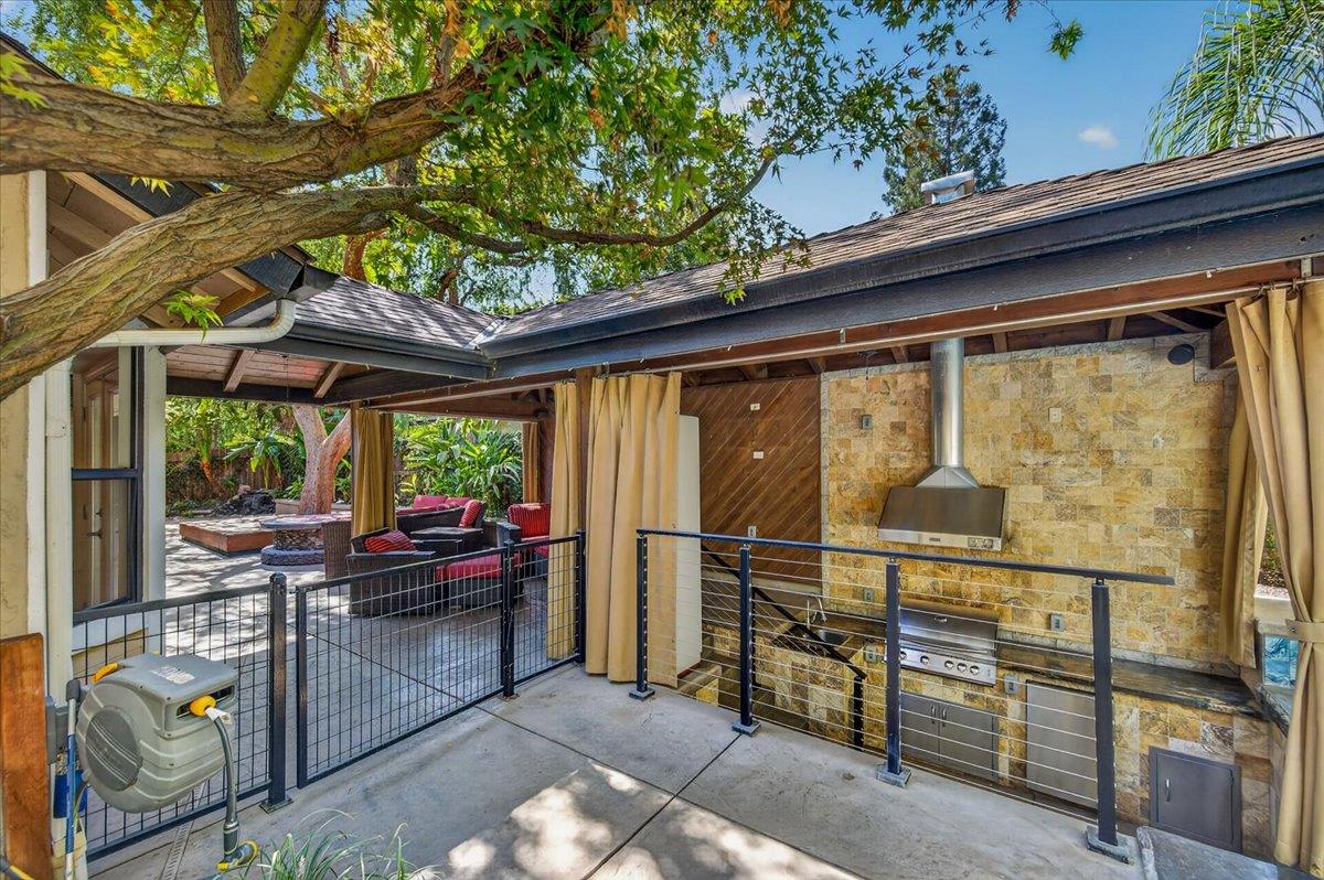 6495 N Vagedes Ave, Fresno, CA 93711