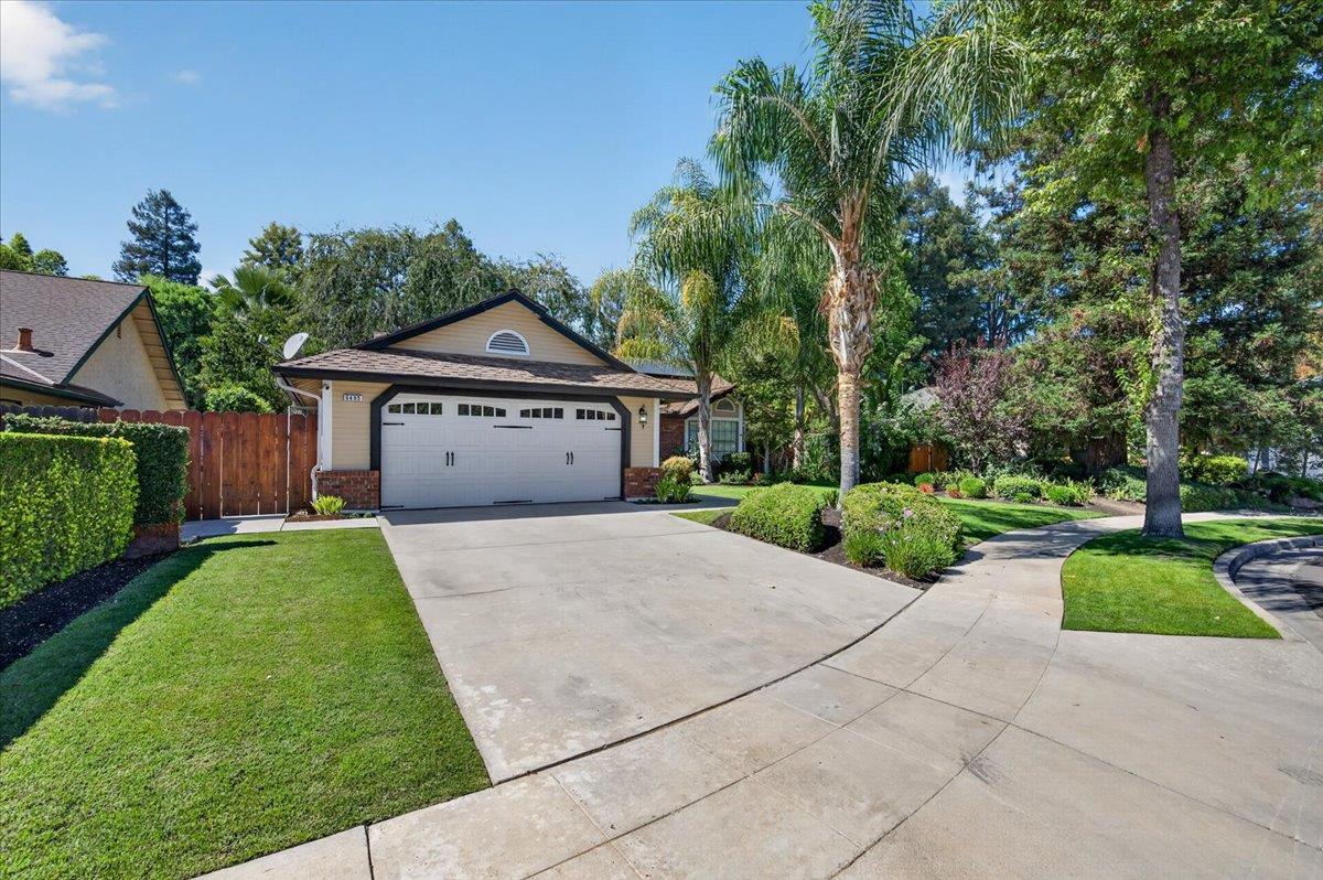 6495 N Vagedes Ave, Fresno, CA 93711