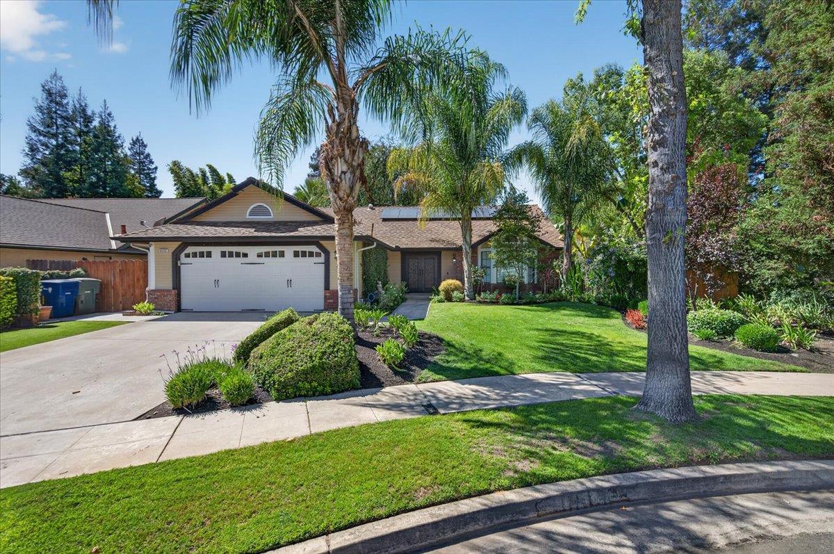 6495 N Vagedes Ave, Fresno, CA 93711