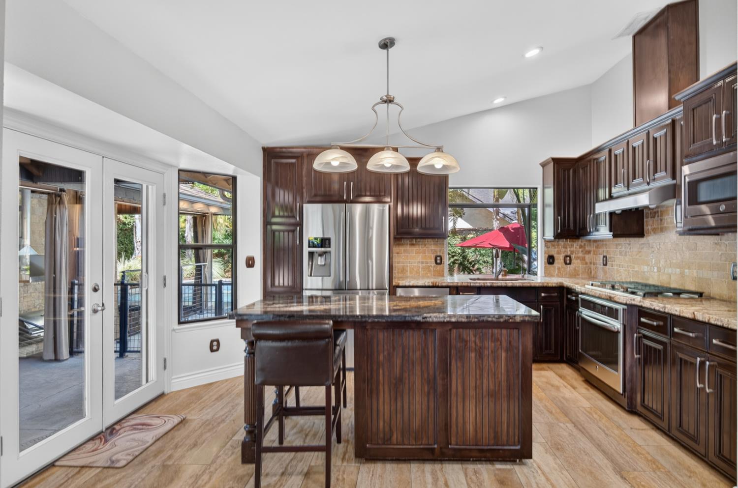 6495 N Vagedes Ave, Fresno, CA 93711