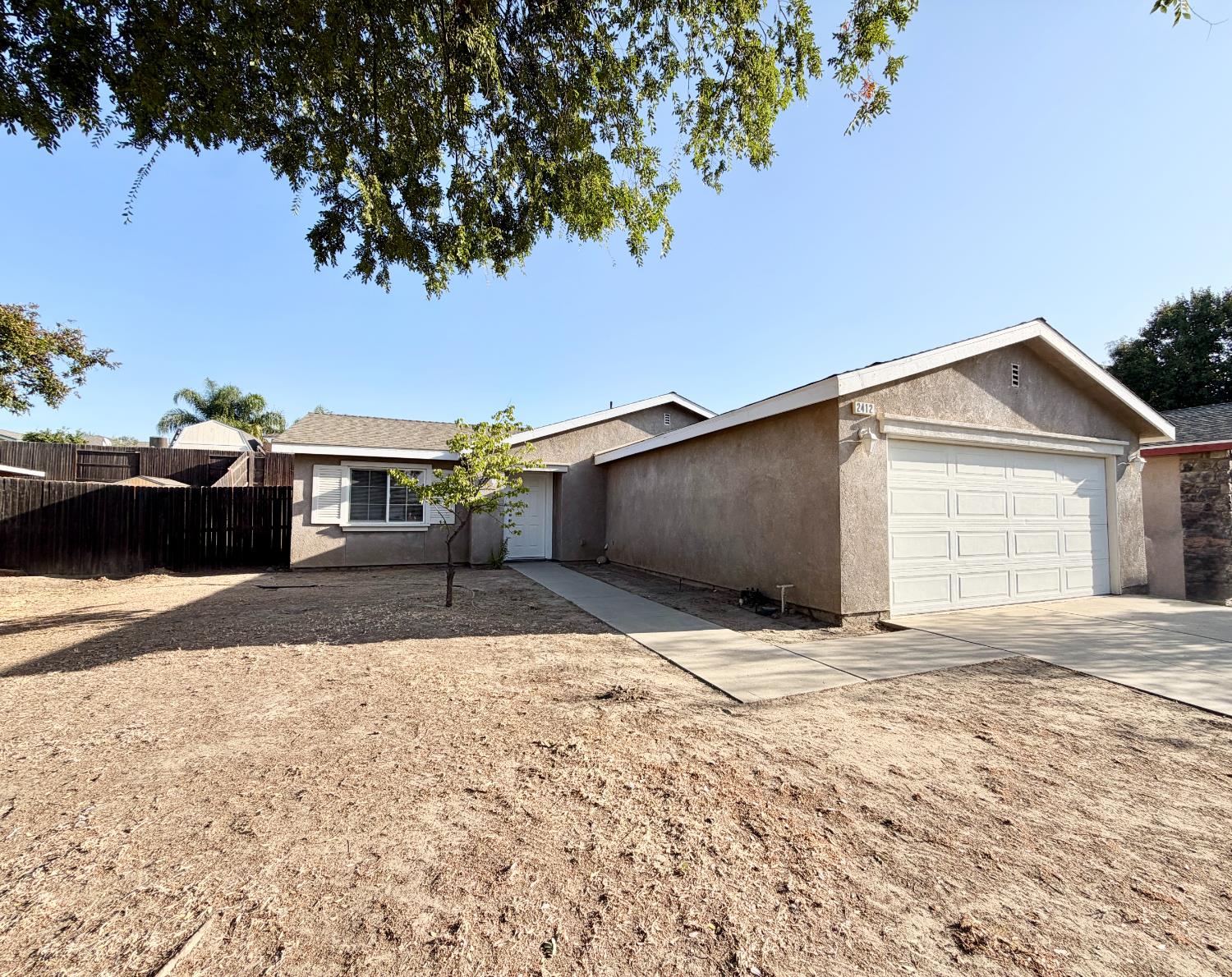 2412 Sycamore St, Selma, CA 93662