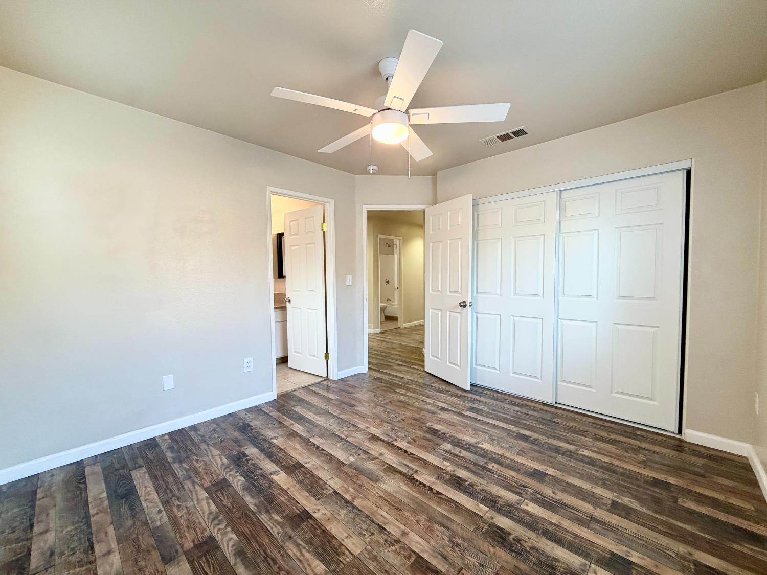 2412 Sycamore St, Selma, CA 93662