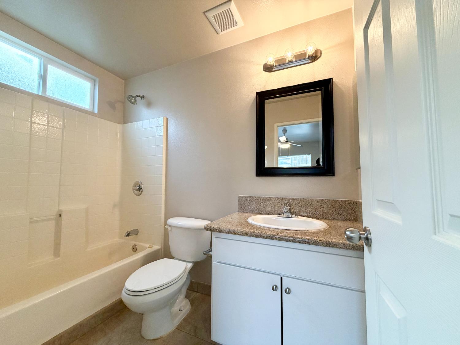 2412 Sycamore St, Selma, CA 93662