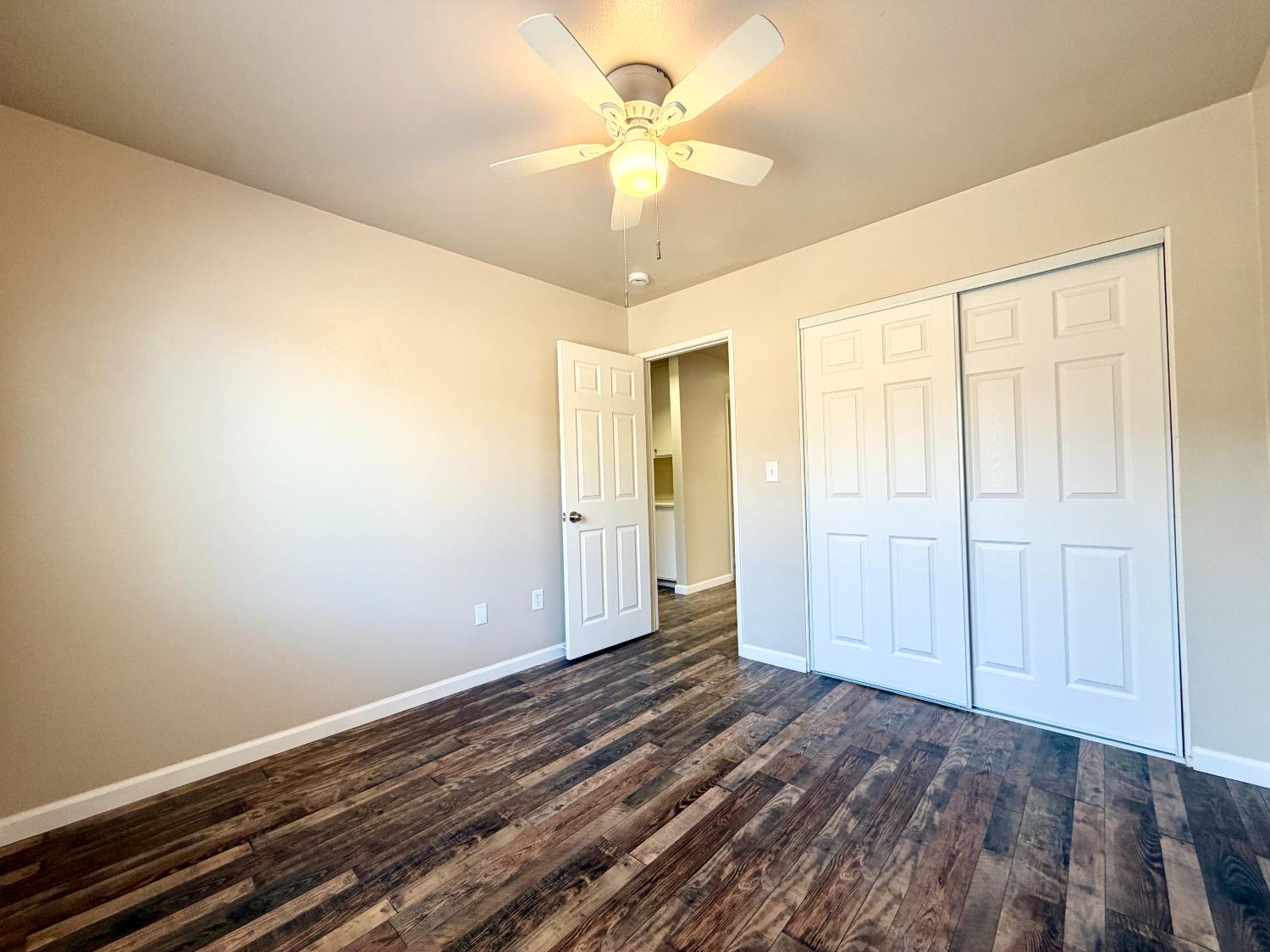 2412 Sycamore St, Selma, CA 93662