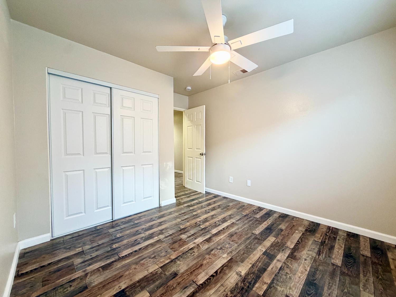 2412 Sycamore St, Selma, CA 93662