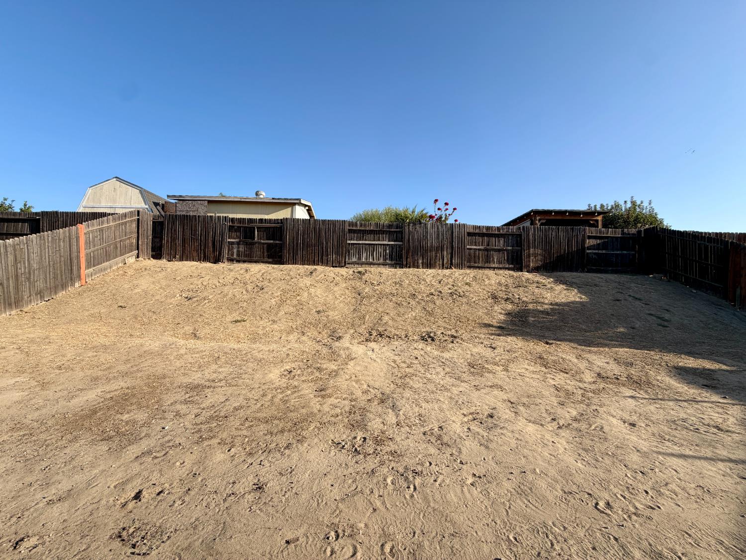 2412 Sycamore St, Selma, CA 93662
