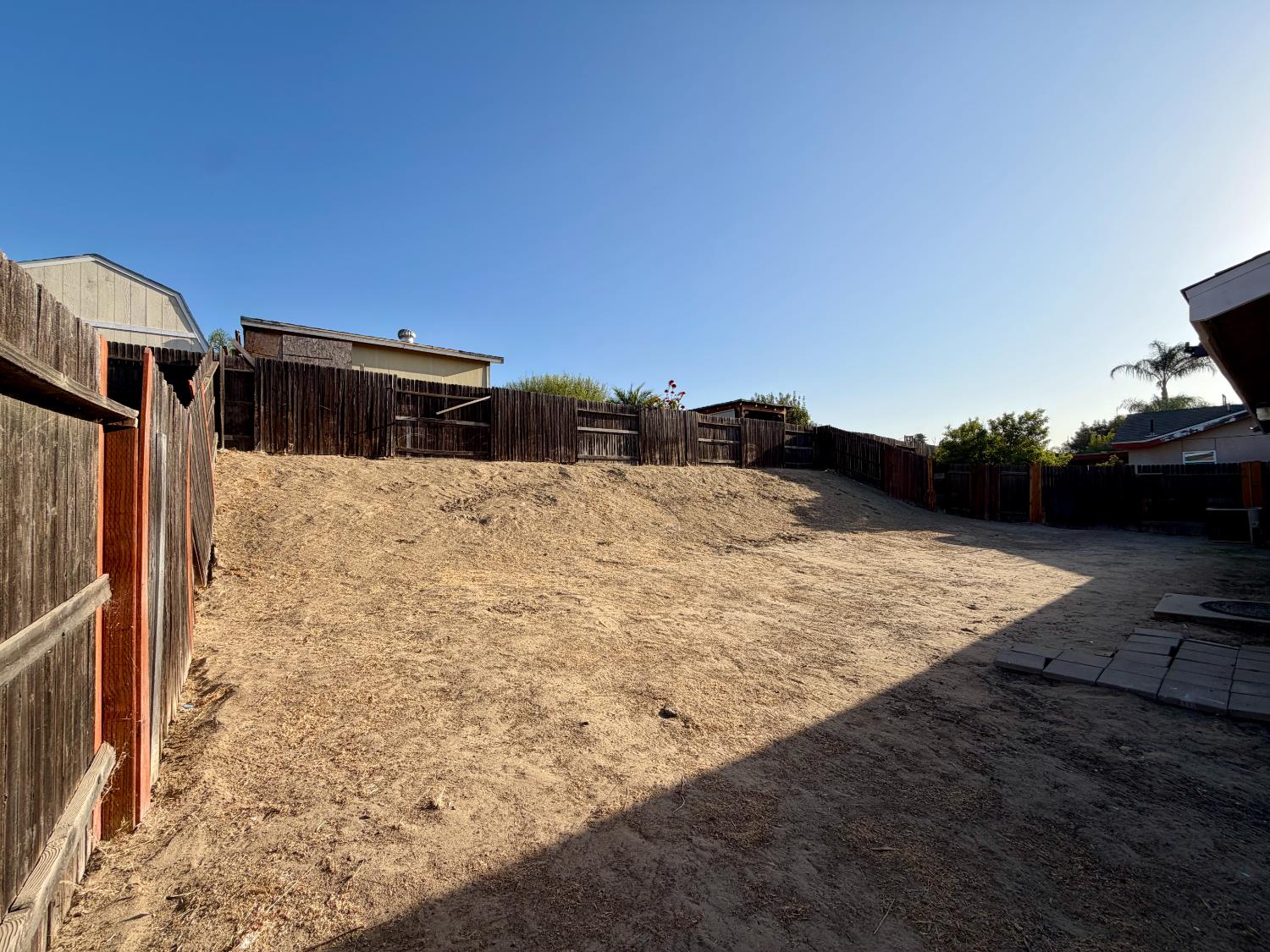 2412 Sycamore St, Selma, CA 93662