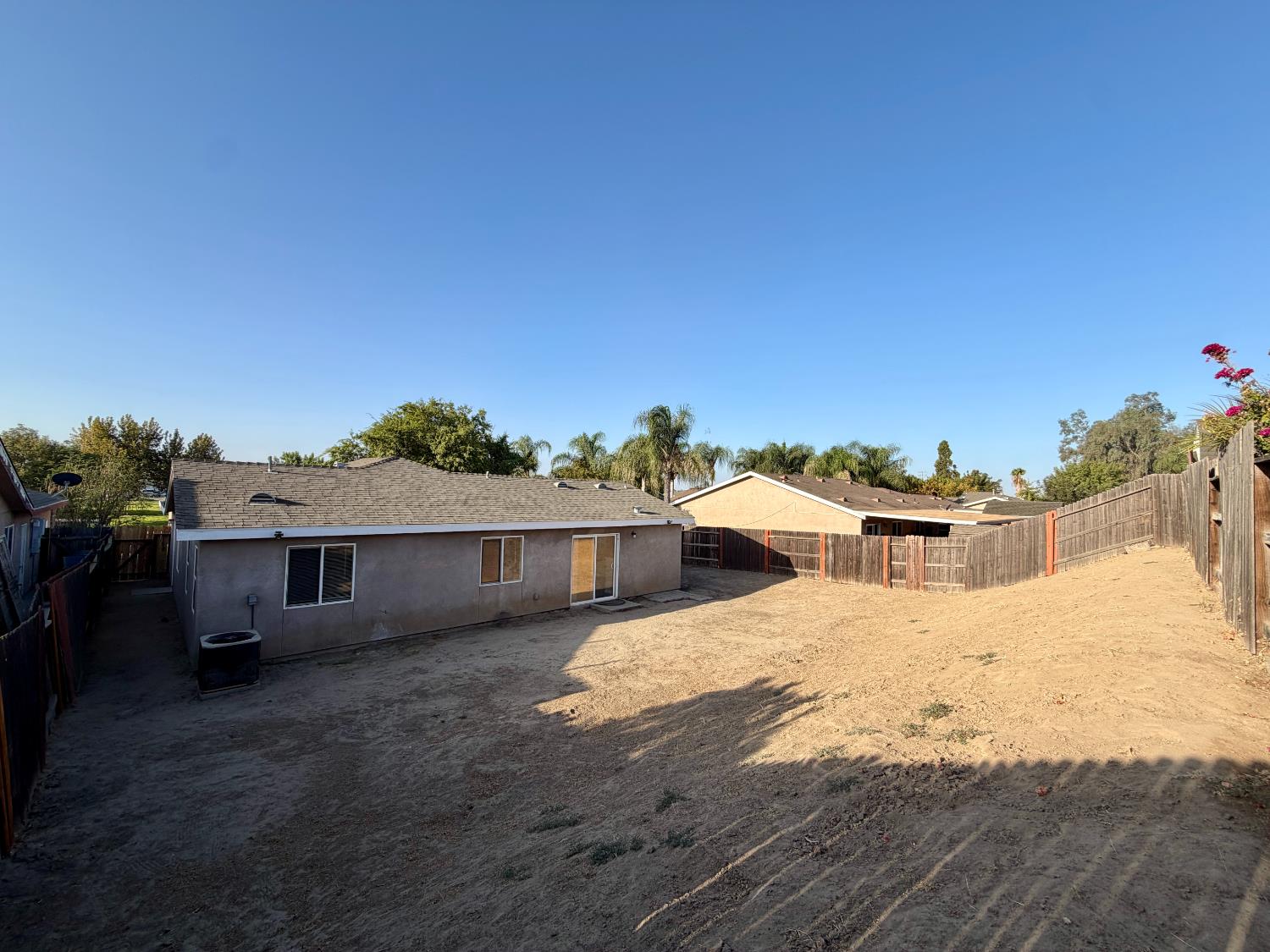 2412 Sycamore St, Selma, CA 93662