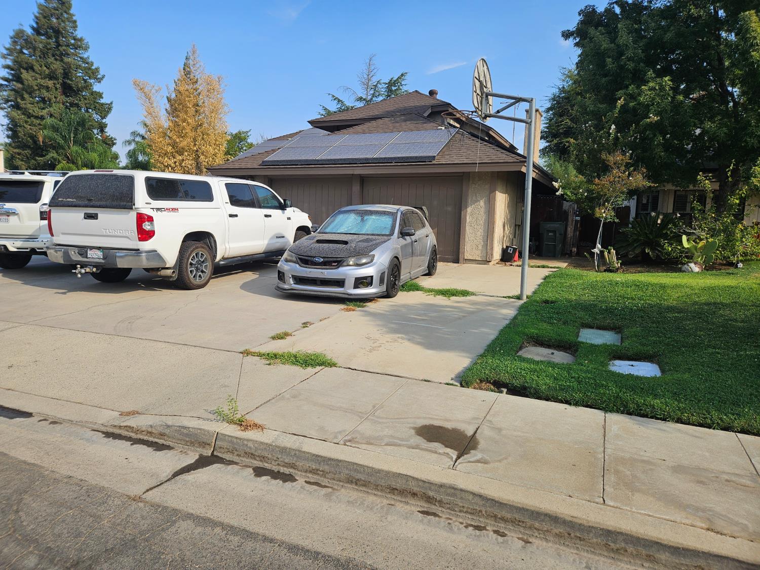 467 W Tenaya Ave, Clovis, CA 93619