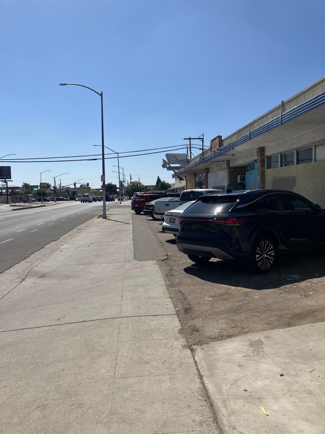 1261 N 1St St, Fresno, CA 93703