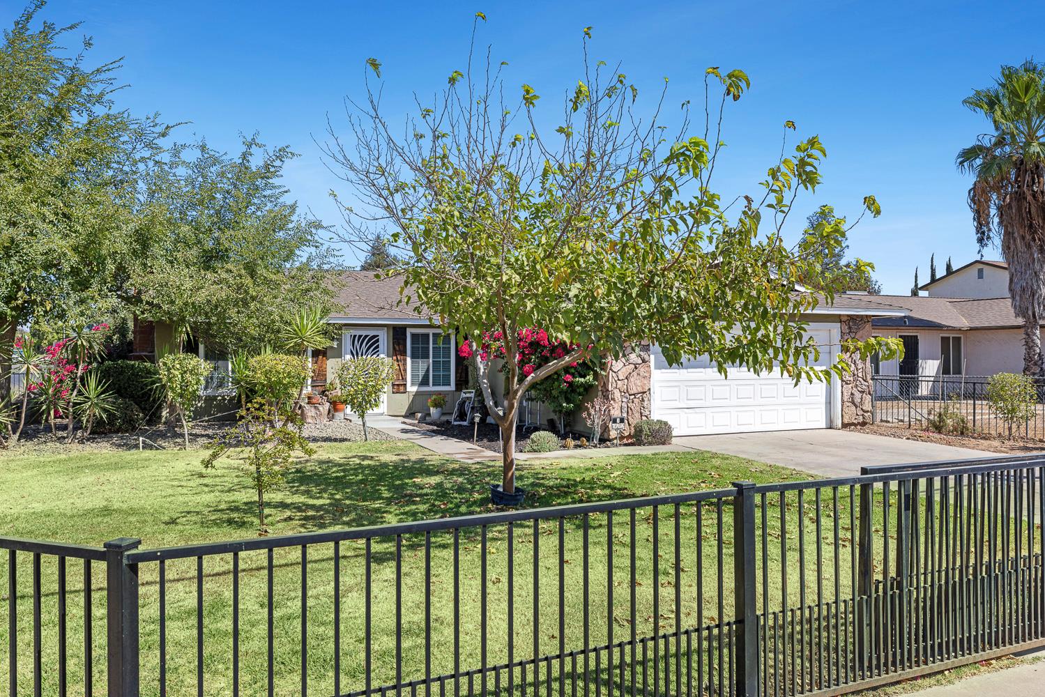 1301 Kennedy, Madera, CA 93638