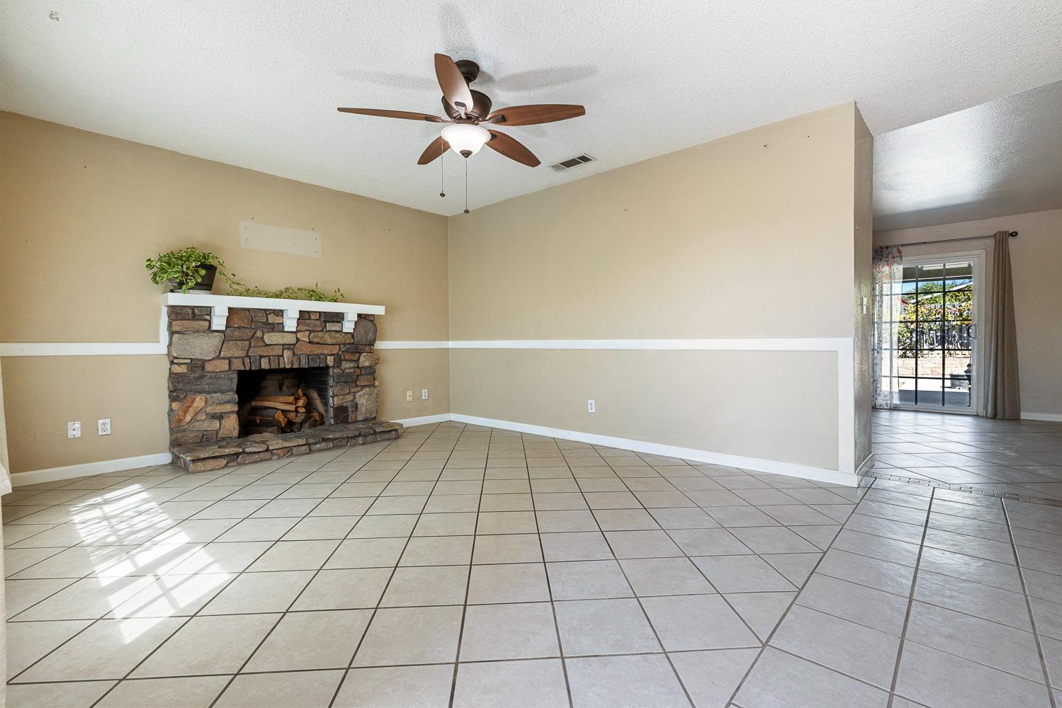 1301 Kennedy, Madera, CA 93638