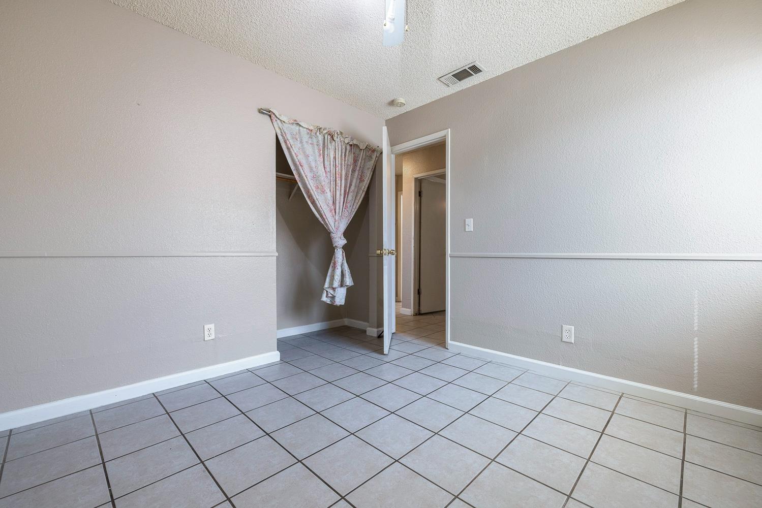 1301 Kennedy, Madera, CA 93638