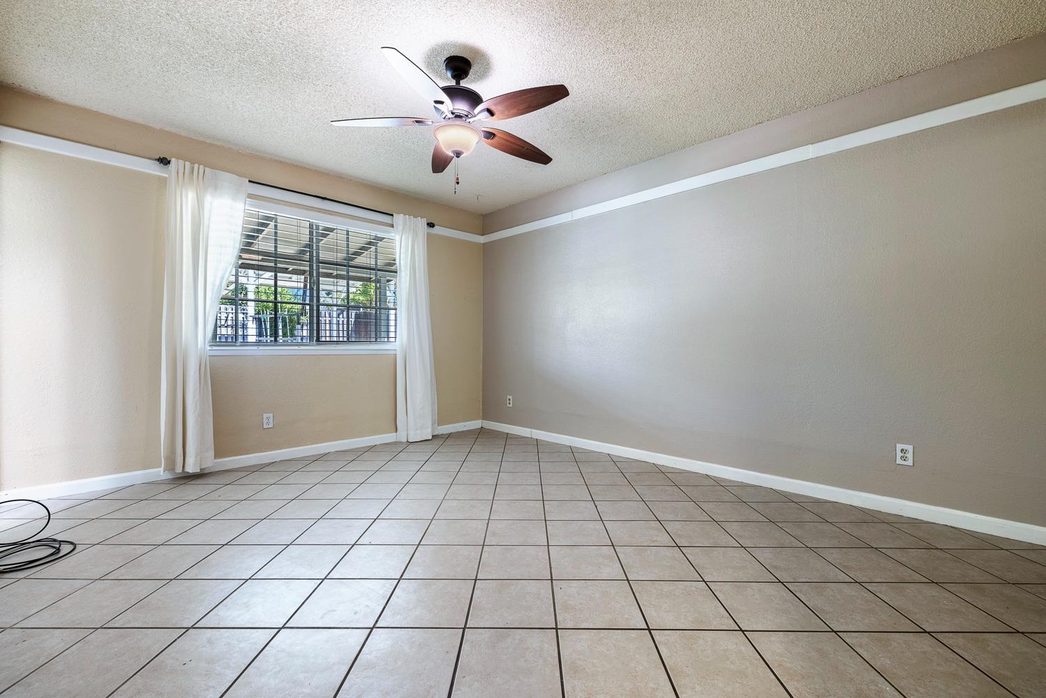 1301 Kennedy, Madera, CA 93638
