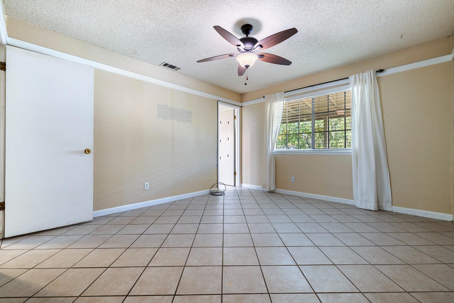 1301 Kennedy, Madera, CA 93638