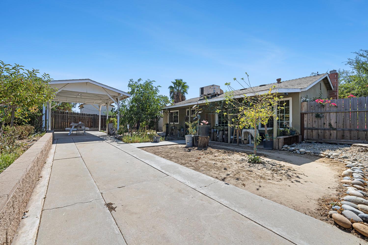 1301 Kennedy, Madera, CA 93638