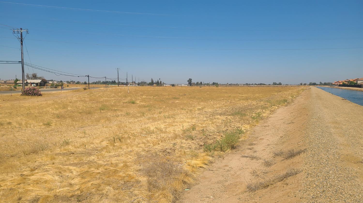 6130 W Shaw Ave, Fresno, CA 93723