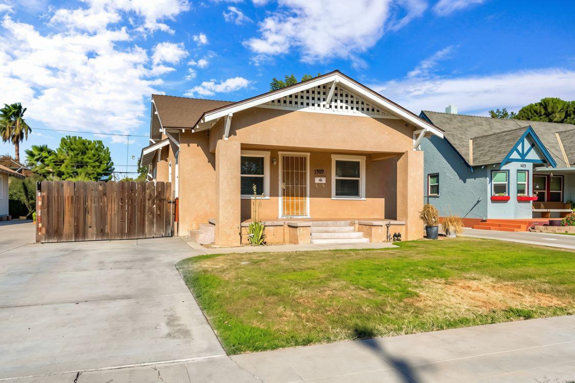 1409 N Roosevelt Ave, Fresno, CA 93728