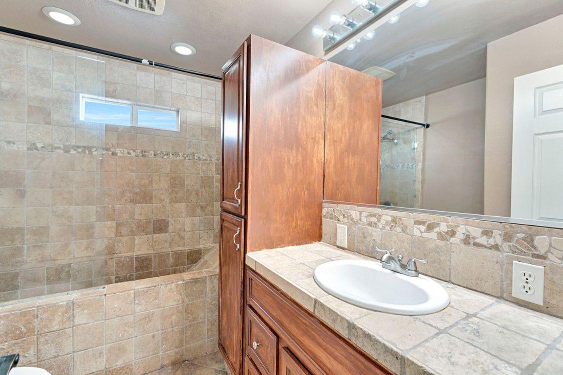 1409 N Roosevelt Ave, Fresno, CA 93728