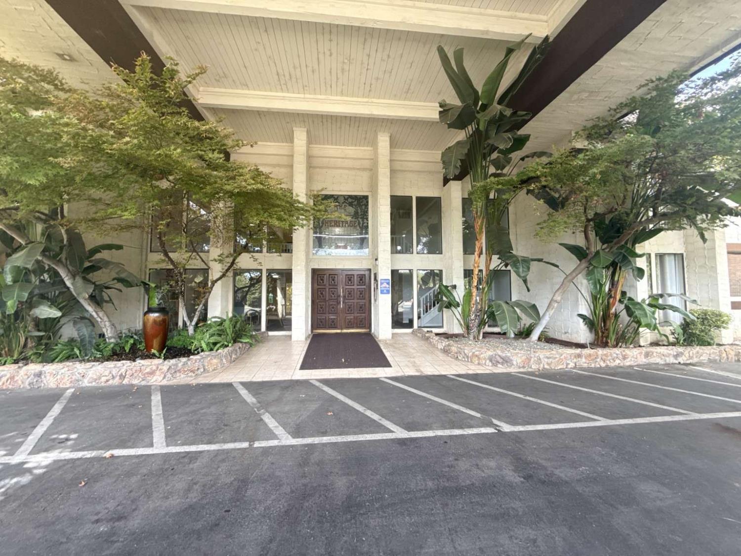 4919 N Millbrook Ave #116, Fresno, CA 93726