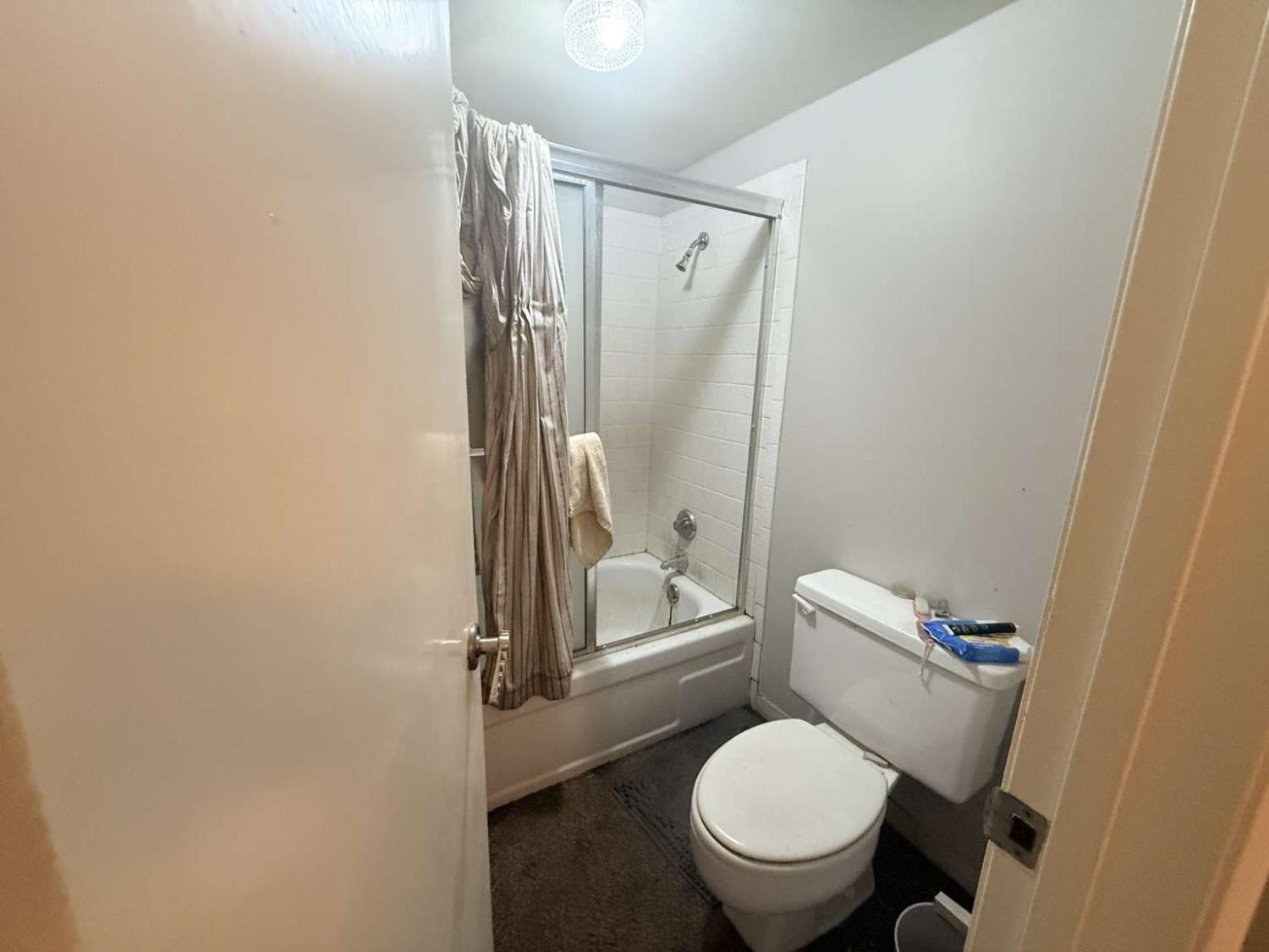 4919 N Millbrook Ave #116, Fresno, CA 93726