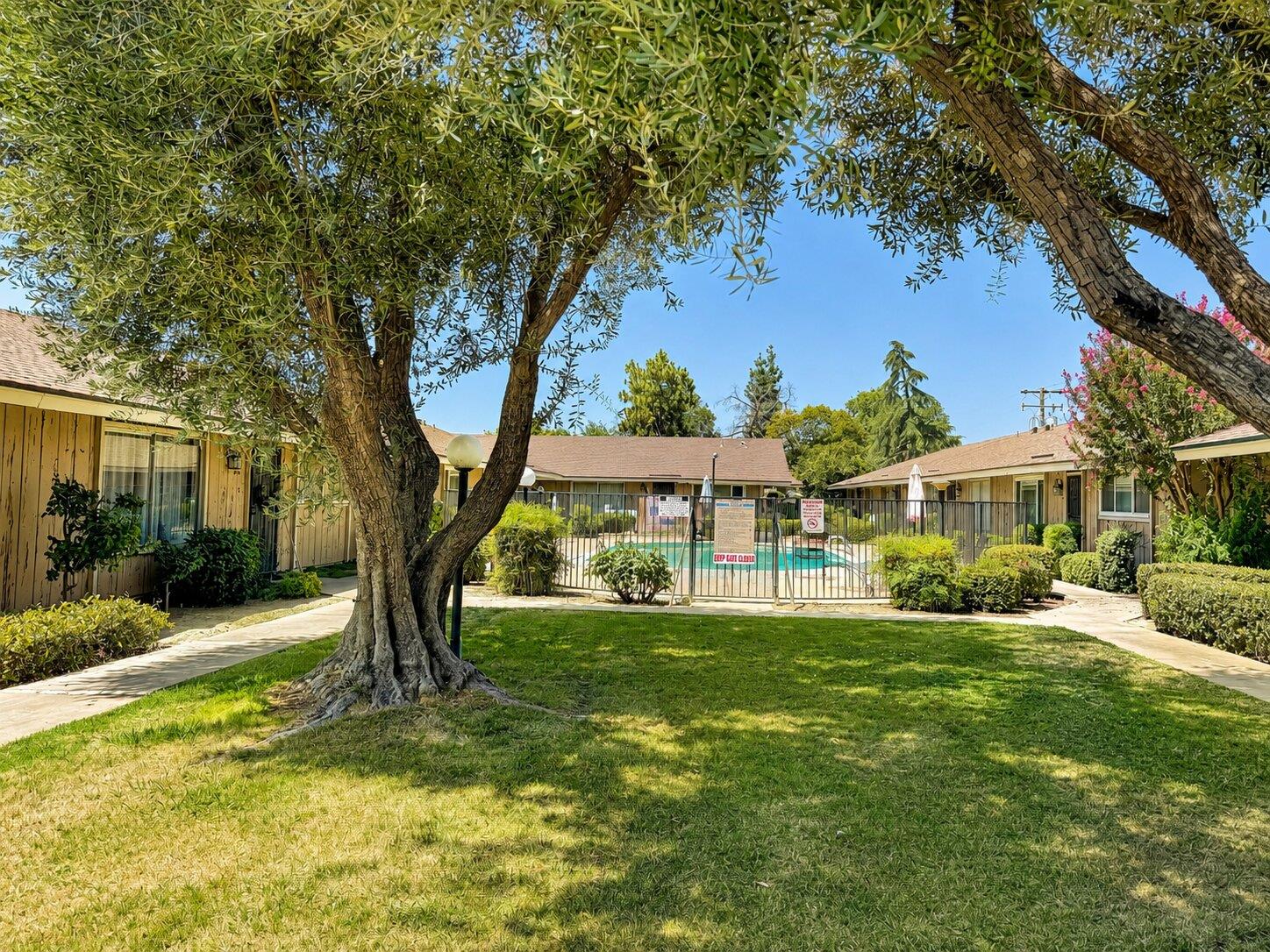 3725 N Fruit Ave #C, Fresno, CA 93705