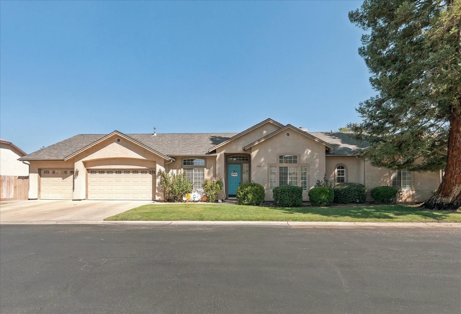 1883 Rialto Ct, Clovis, CA 93611