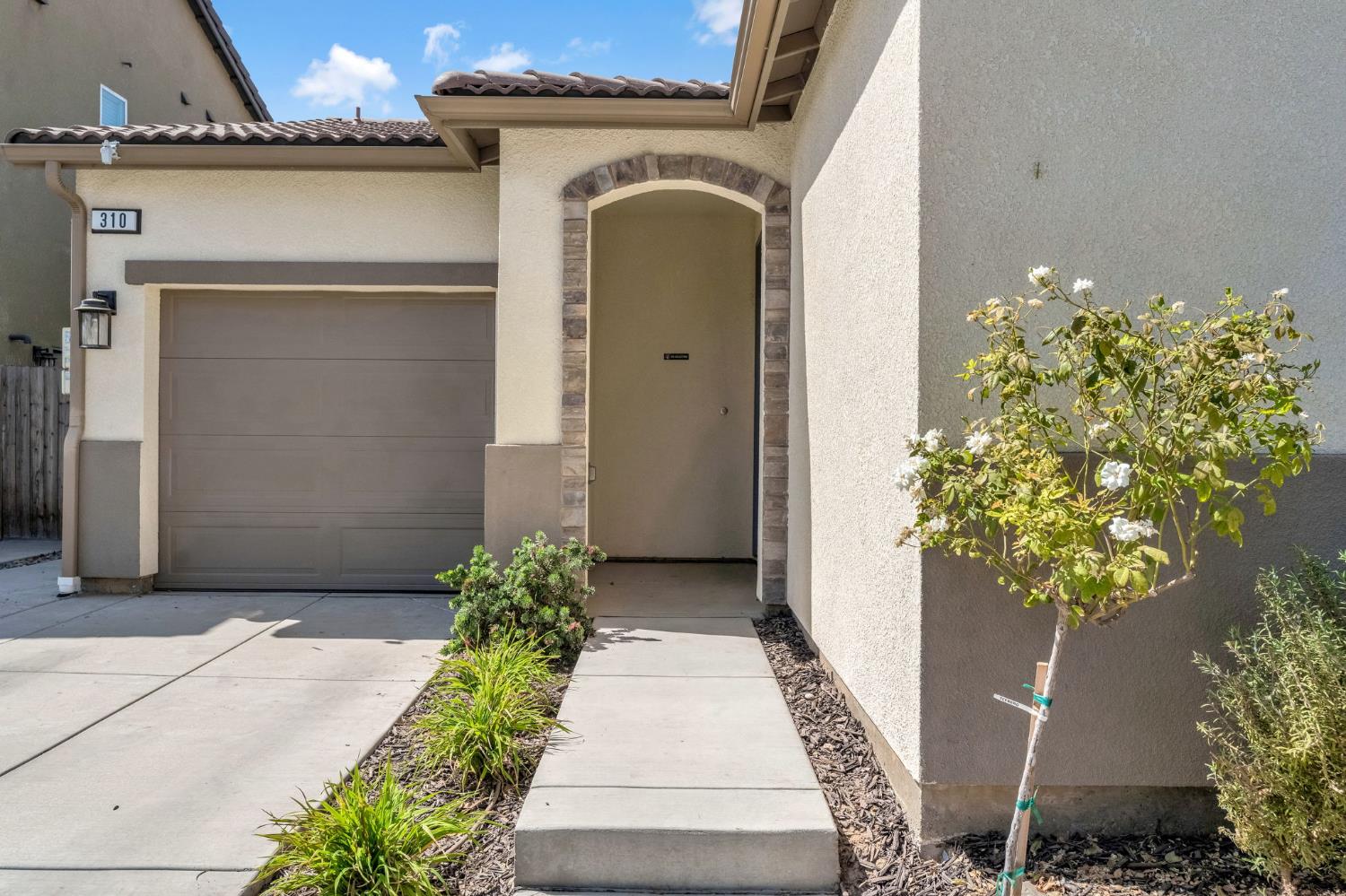 310 Talus Way S, Madera, CA 93636