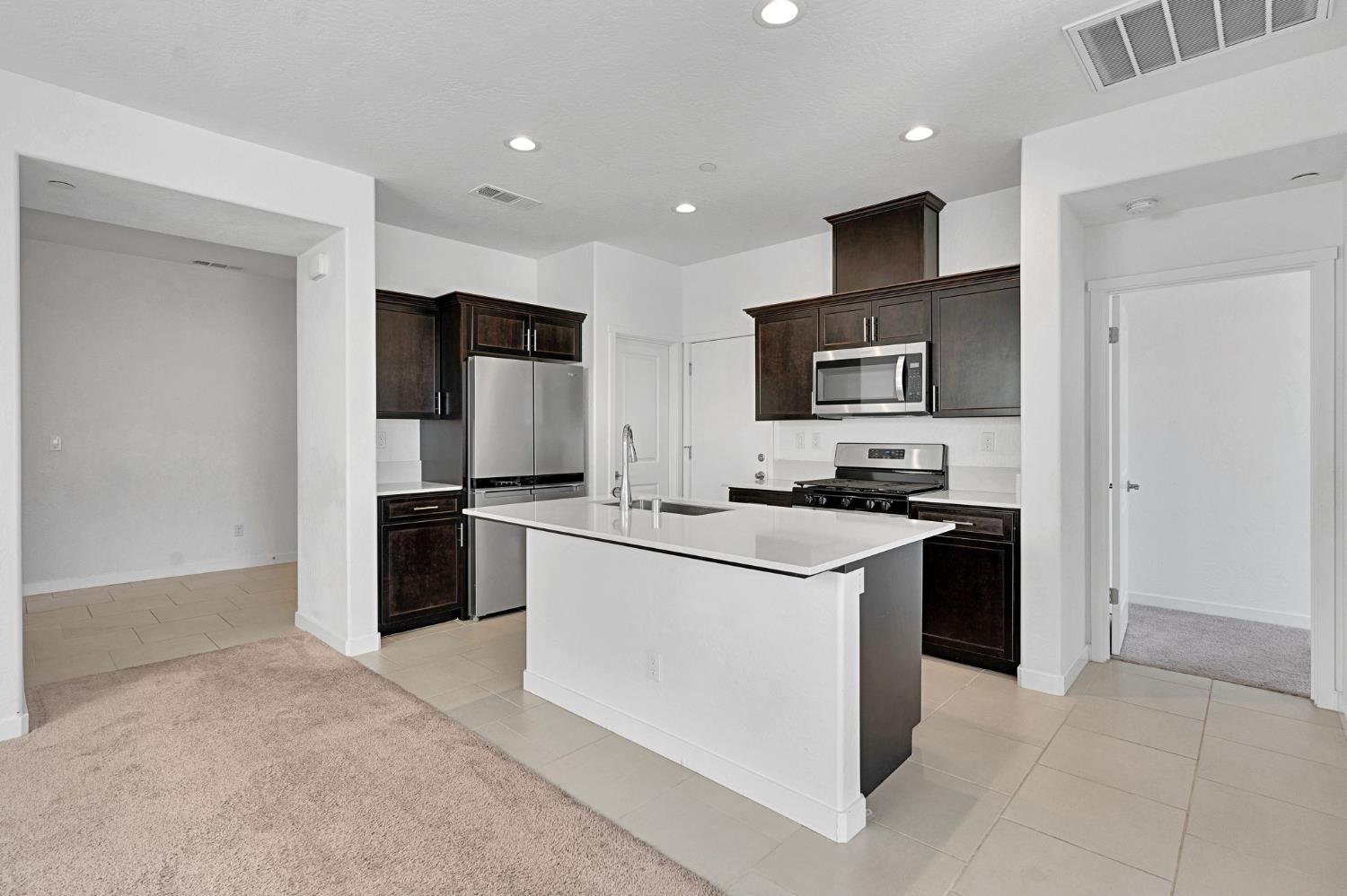 310 Talus Way S, Madera, CA 93636