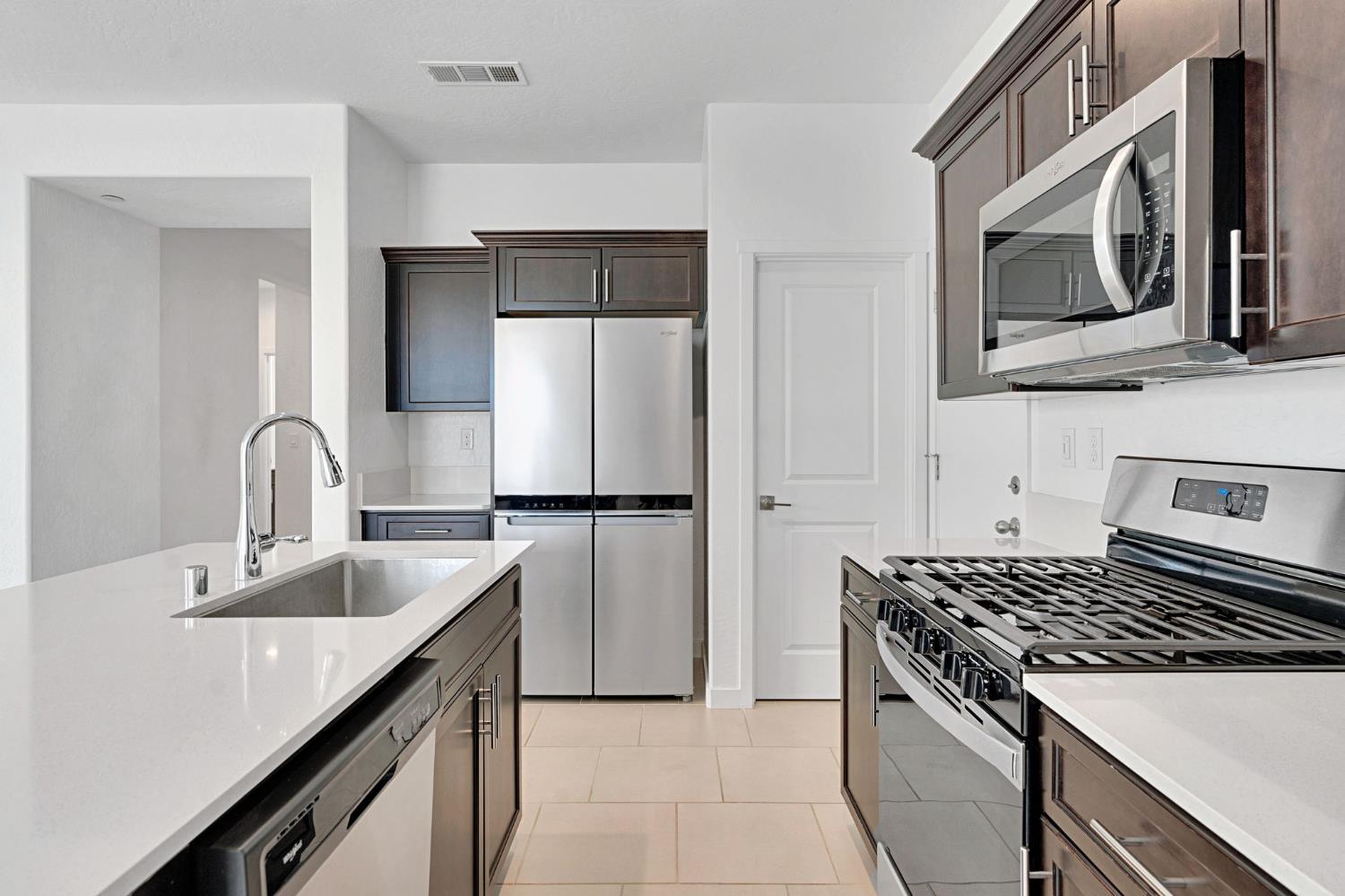 310 Talus Way S, Madera, CA 93636