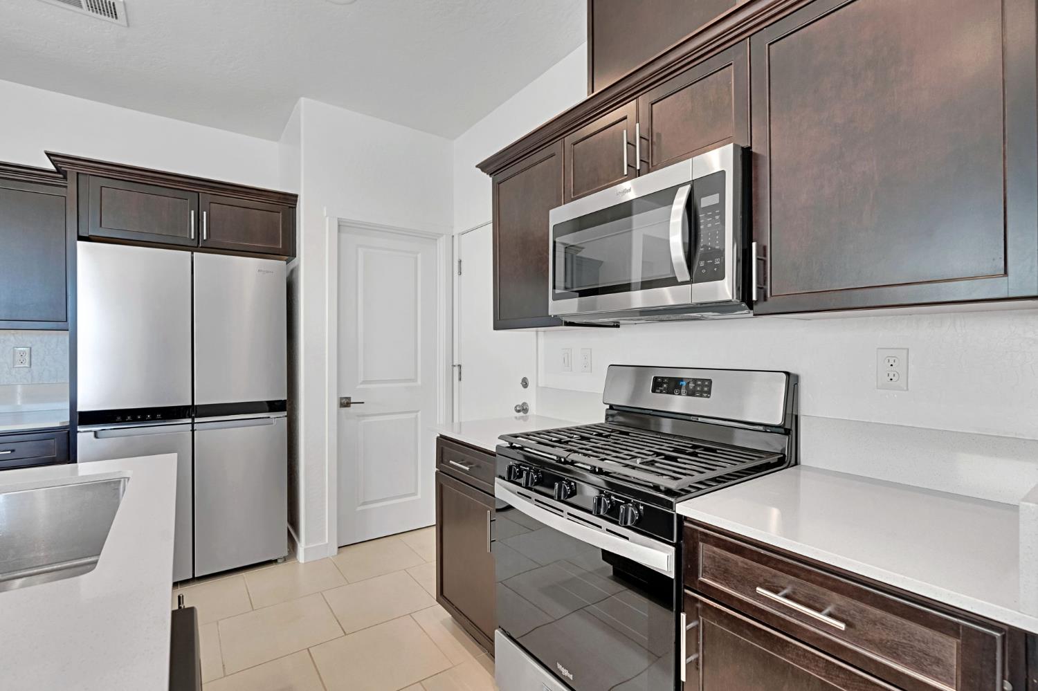 310 Talus Way S, Madera, CA 93636