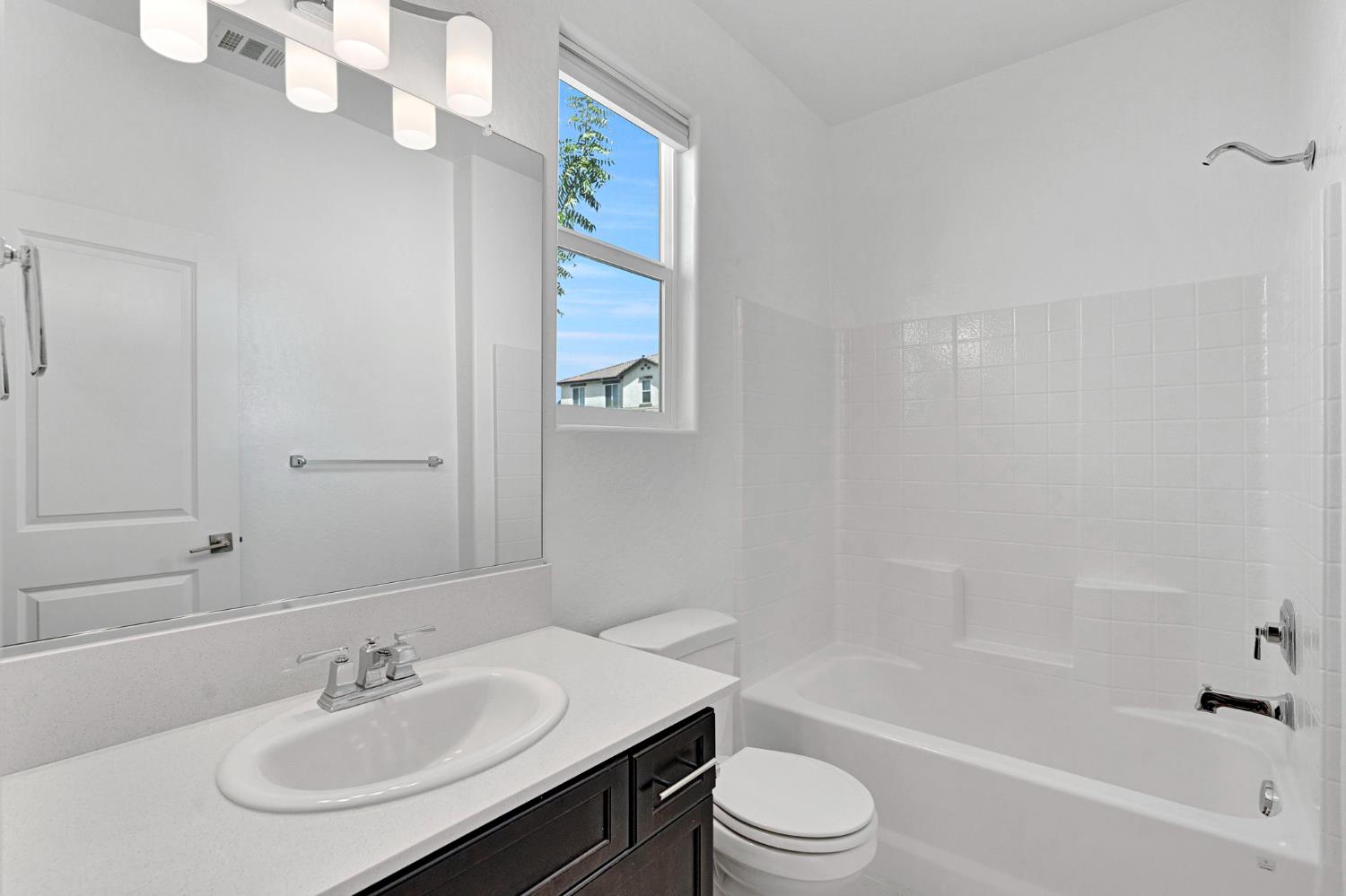 310 Talus Way S, Madera, CA 93636
