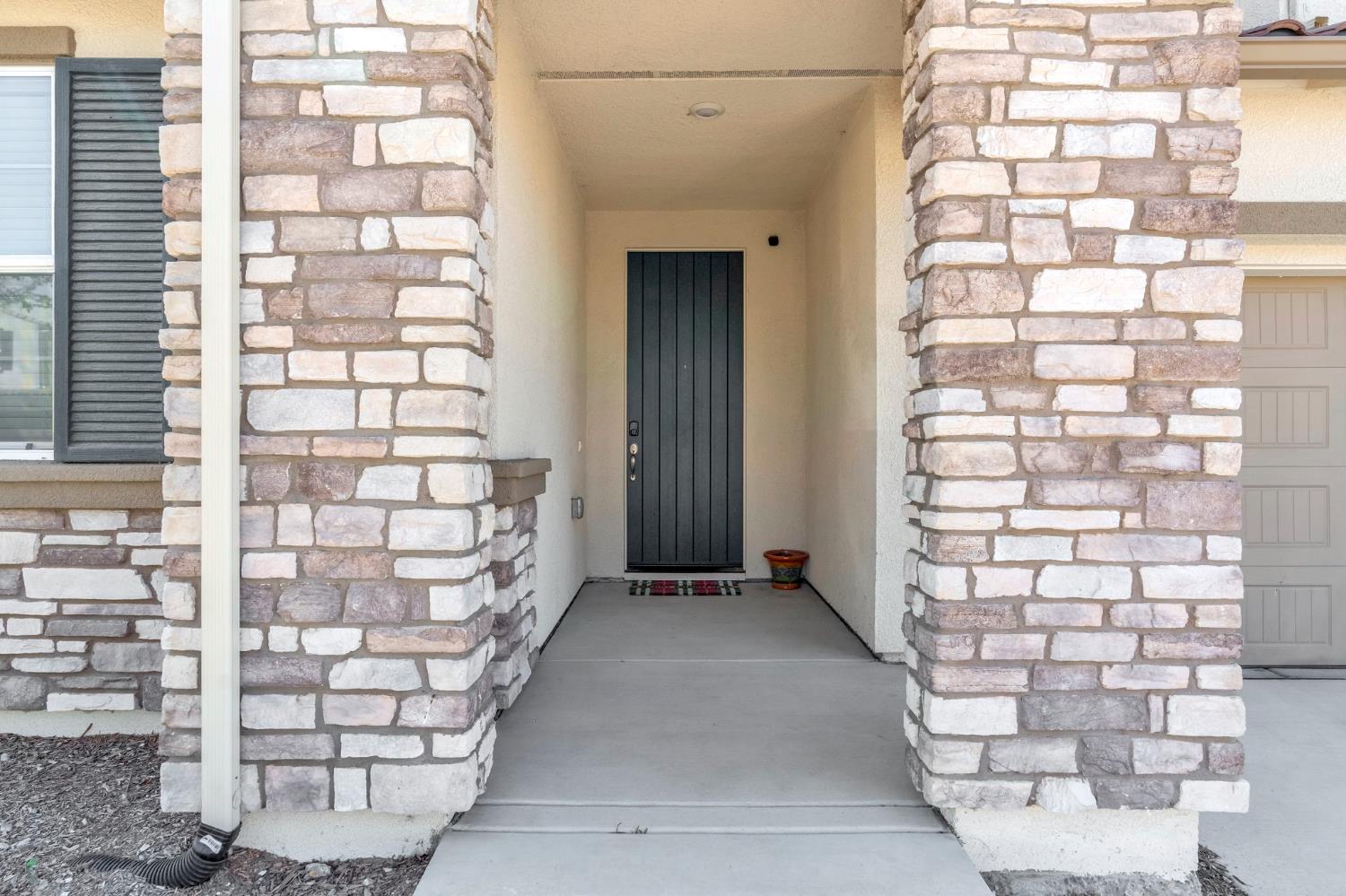 534 Laurel Crest Ave, Madera, CA 93636