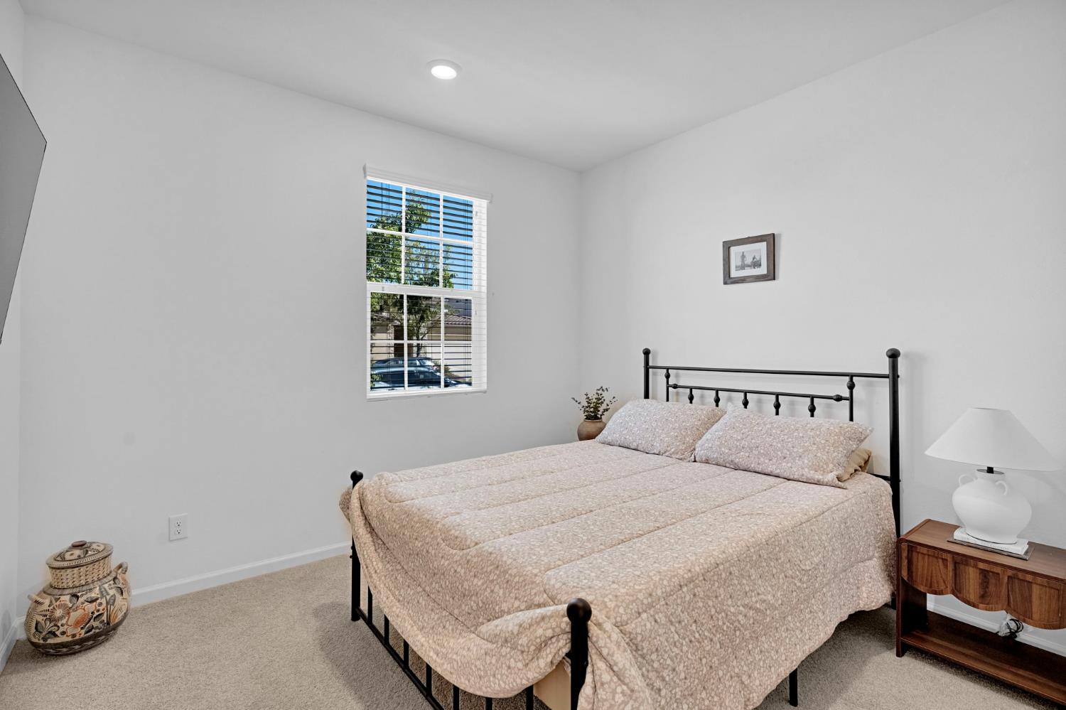 534 Laurel Crest Ave, Madera, CA 93636