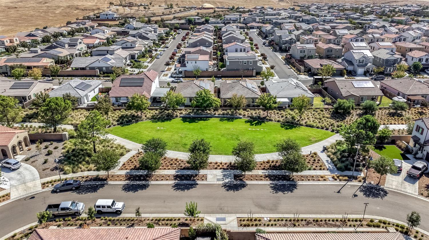 534 Laurel Crest Ave, Madera, CA 93636