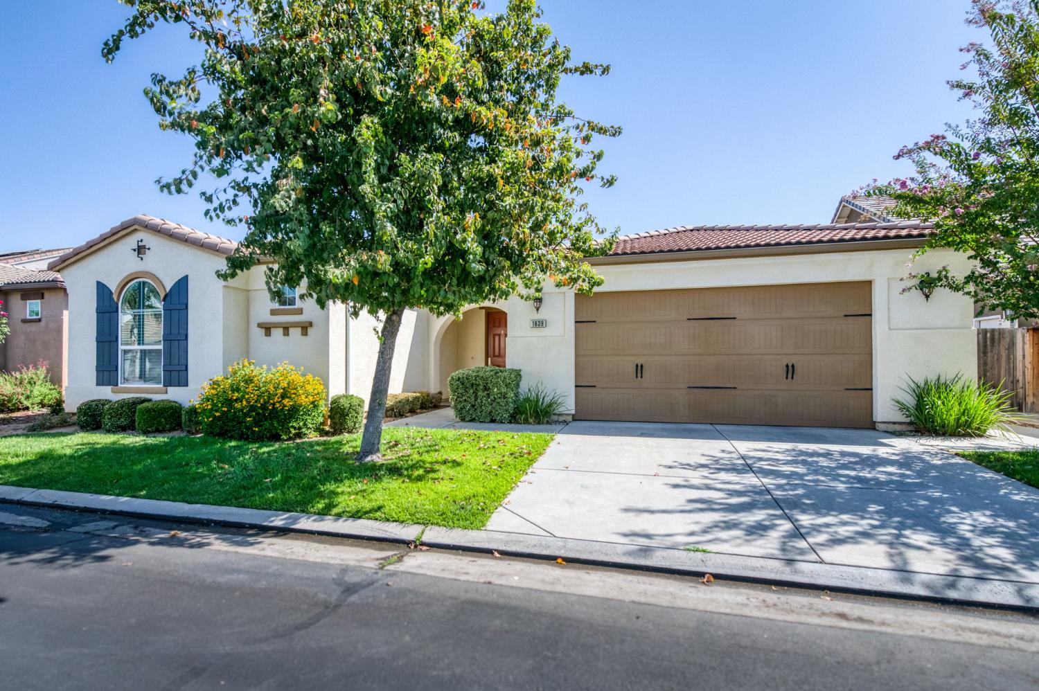 1639 N Piccadilly Ln, Clovis, CA 93619
