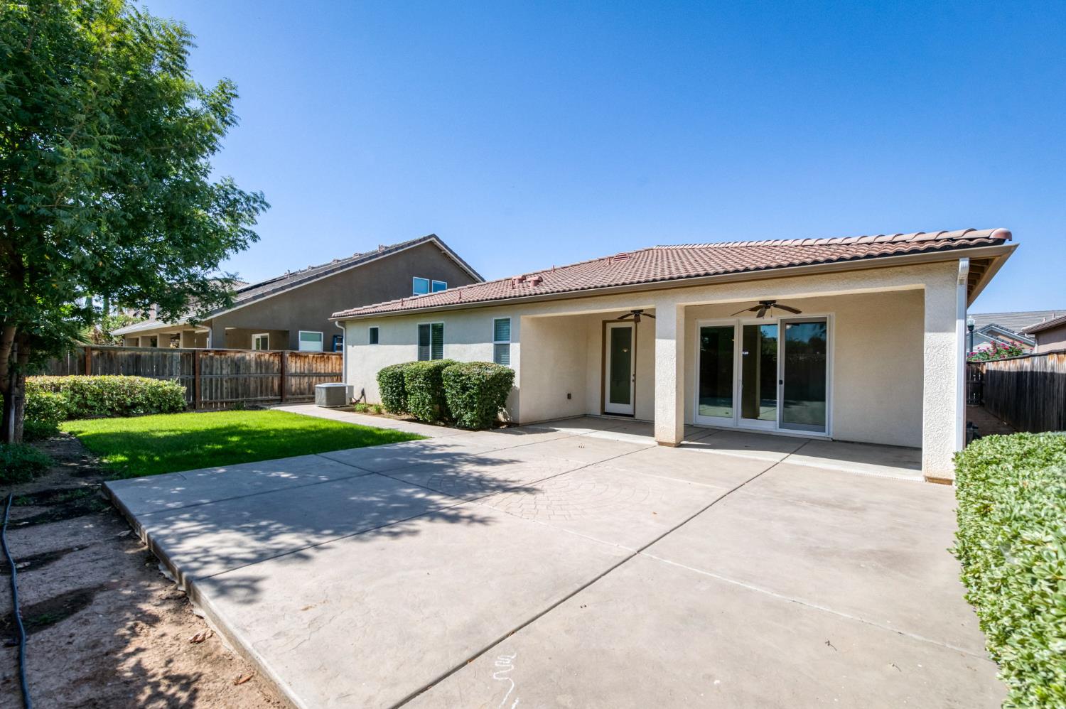 1639 N Piccadilly Ln, Clovis, CA 93619
