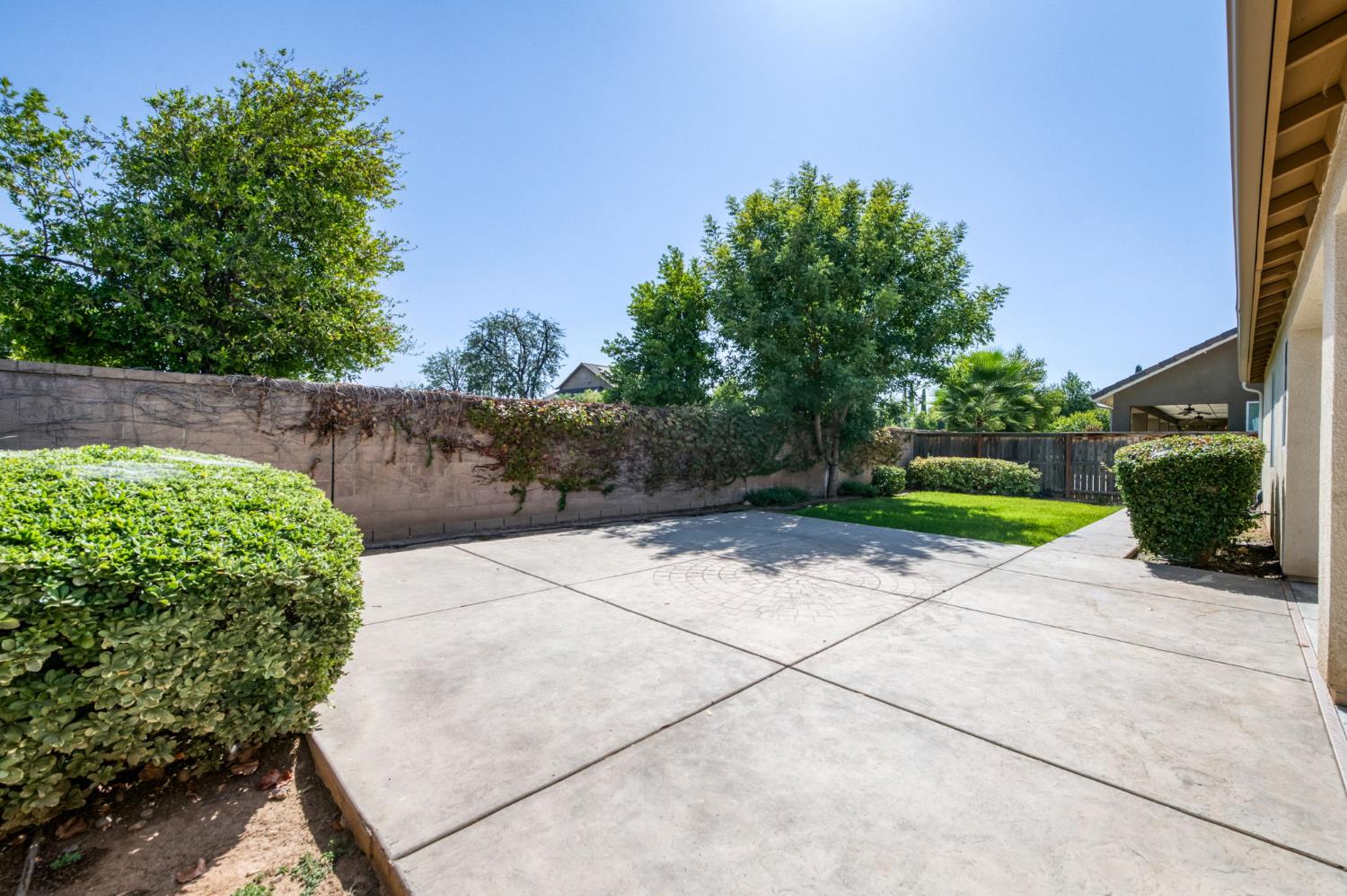 1639 N Piccadilly Ln, Clovis, CA 93619