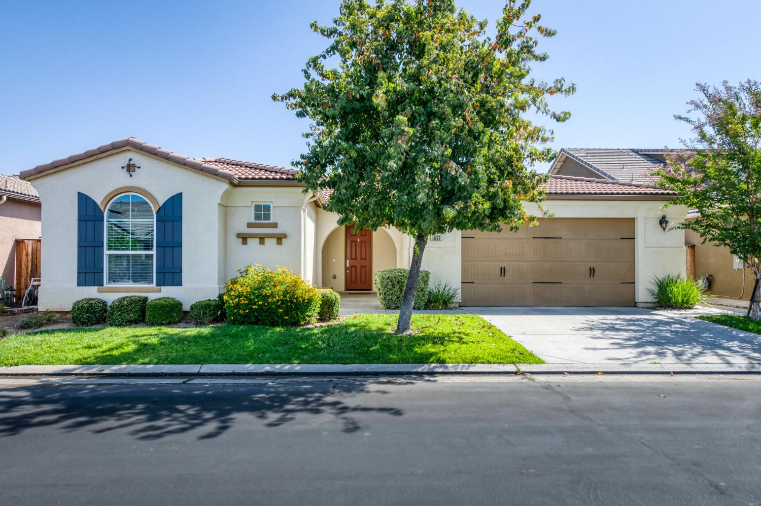 1639 N Piccadilly Ln, Clovis, CA 93619