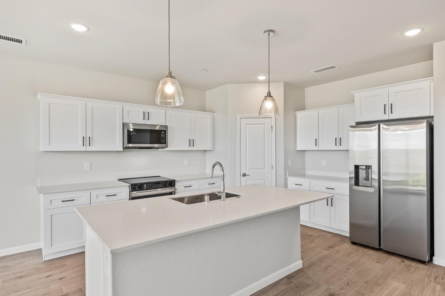 4164 N Tisha Ave, Fresno, CA 93723