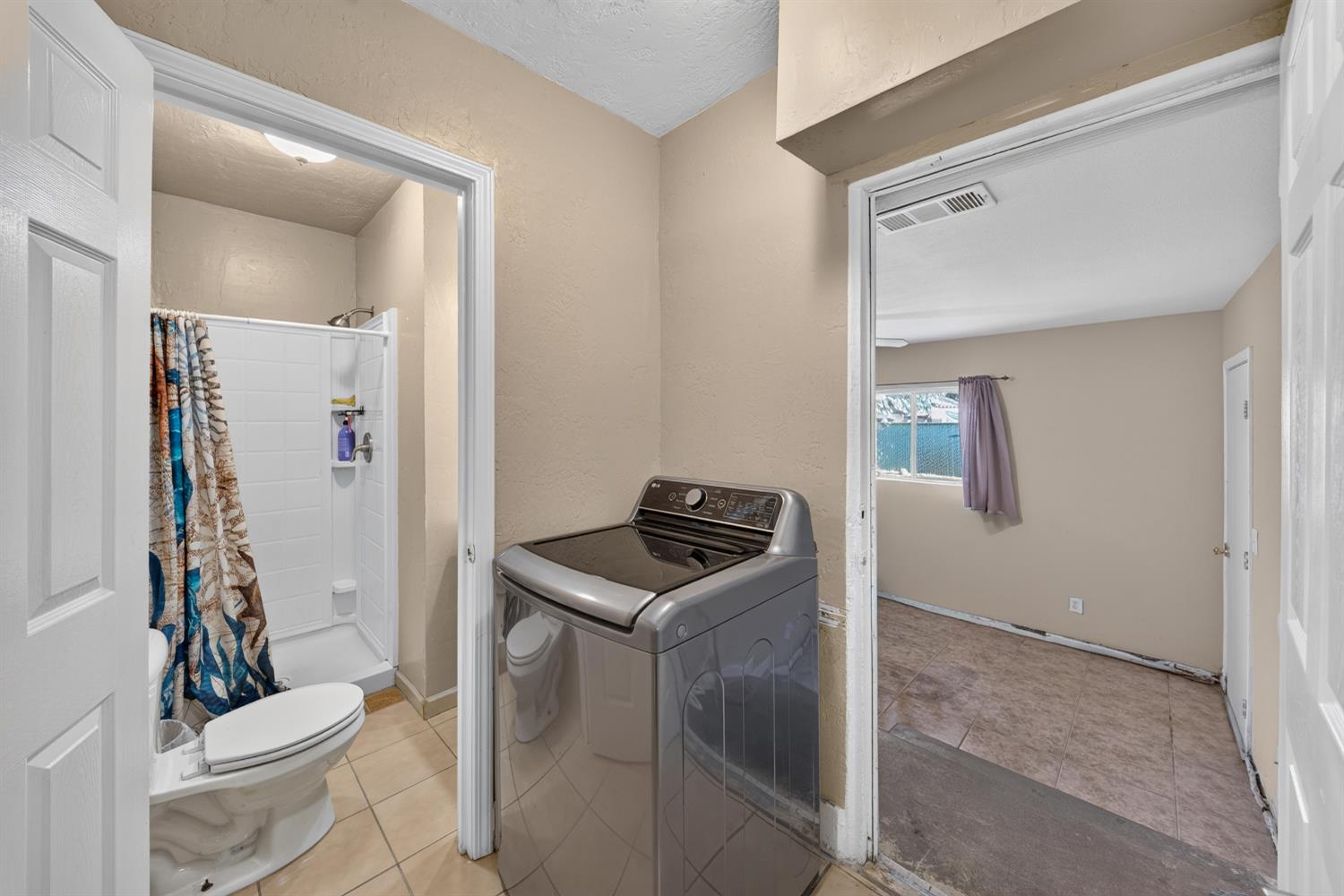 4531 E Illinois Ave, Fresno, CA 93702