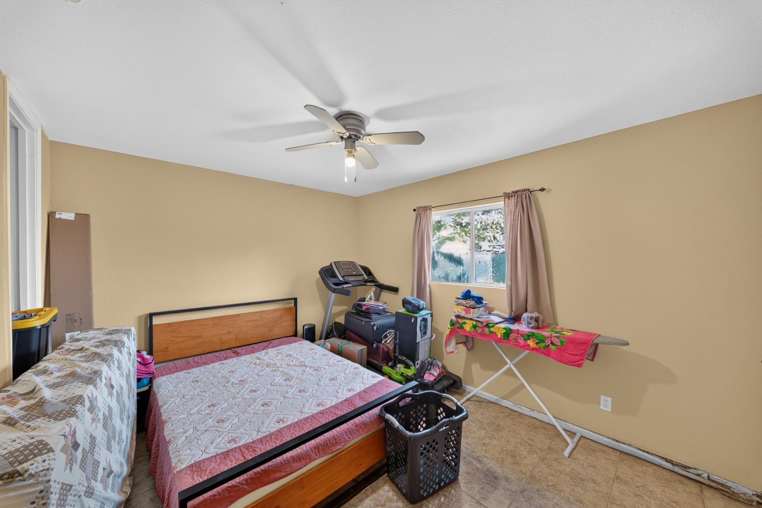 4531 E Illinois Ave, Fresno, CA 93702
