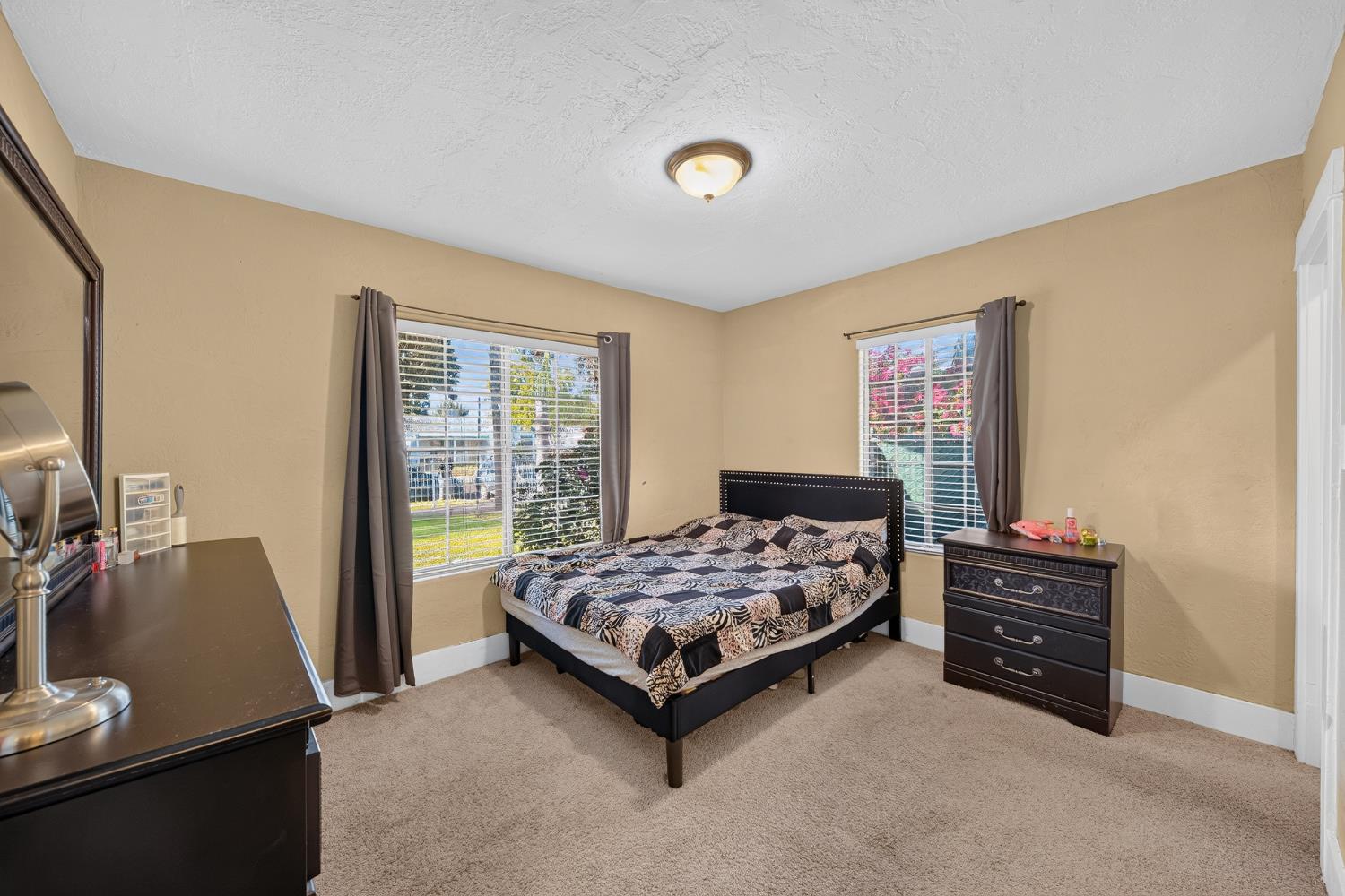4531 E Illinois Ave, Fresno, CA 93702
