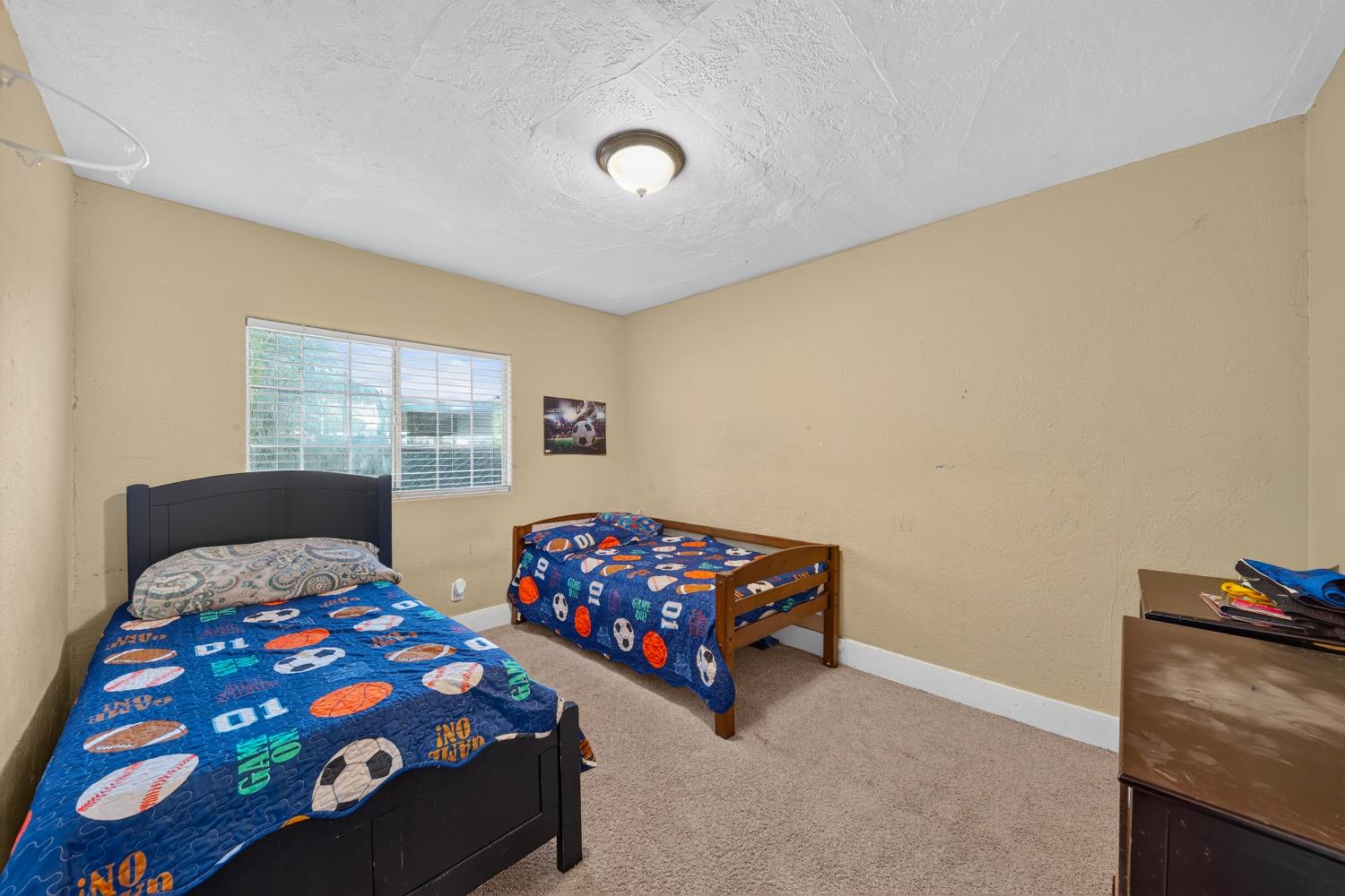 4531 E Illinois Ave, Fresno, CA 93702