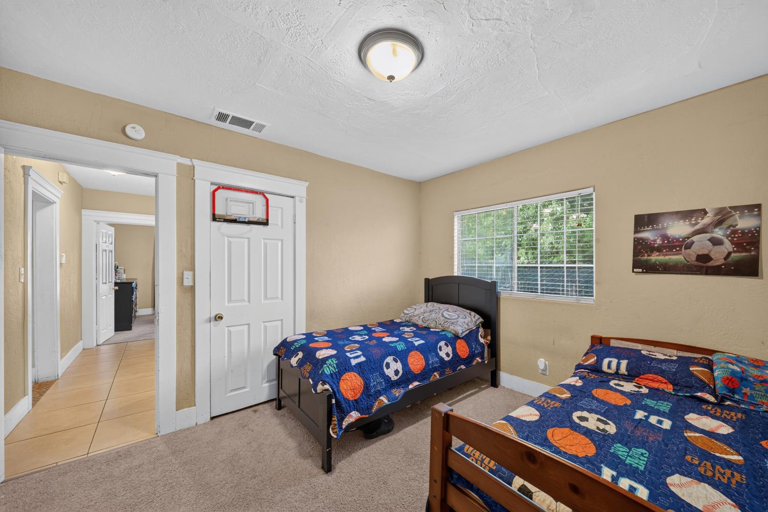 4531 E Illinois Ave, Fresno, CA 93702