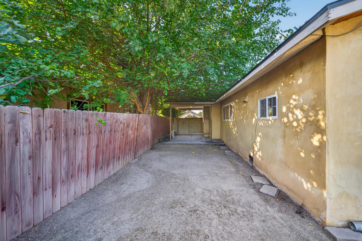 4531 E Illinois Ave, Fresno, CA 93702