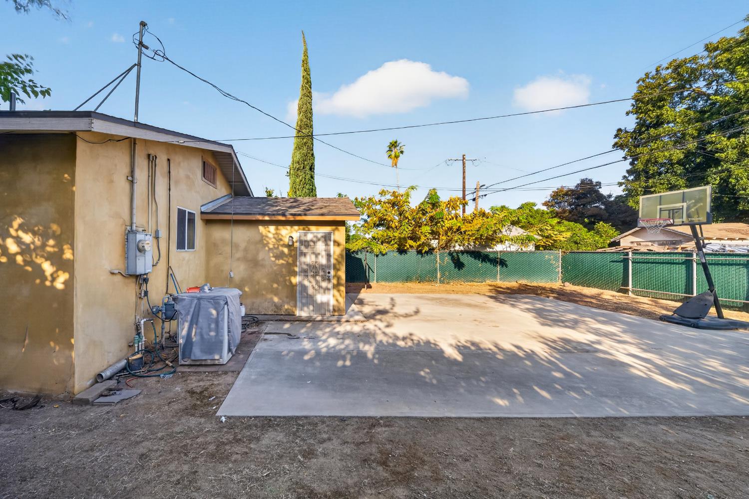 4531 E Illinois Ave, Fresno, CA 93702