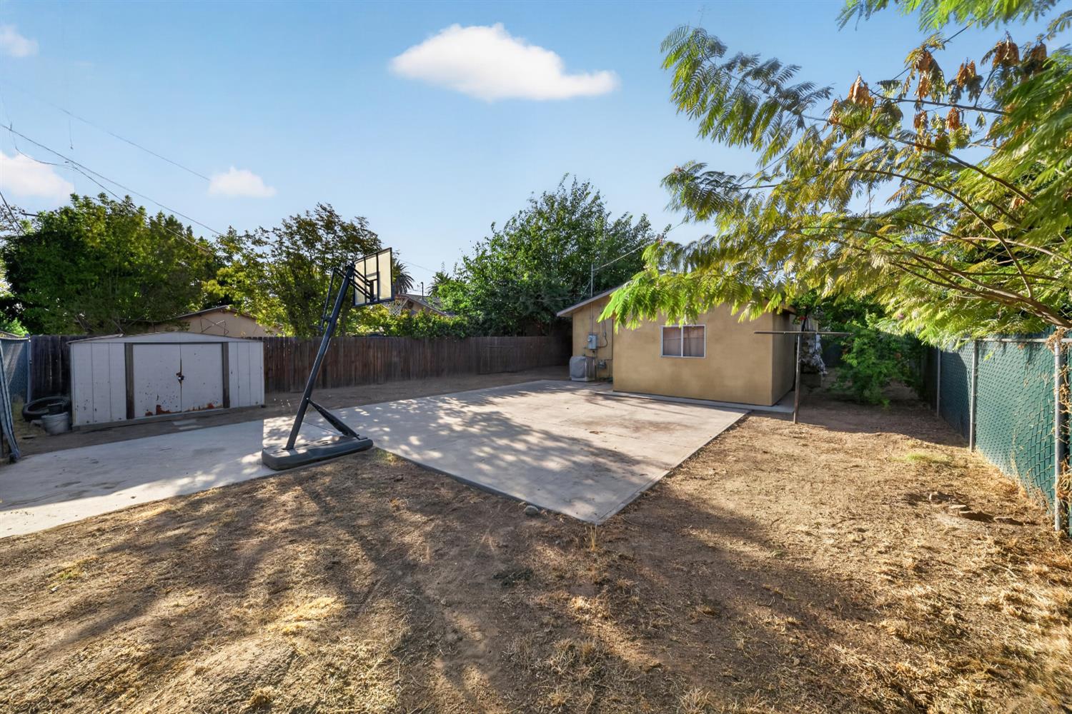 4531 E Illinois Ave, Fresno, CA 93702
